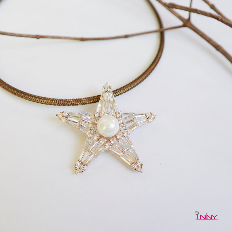 The Pearl in Star Pendant