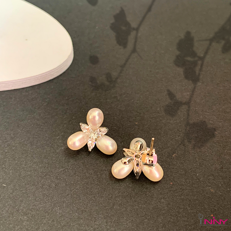 Three Paddle Pearl Flower Stud Earrings