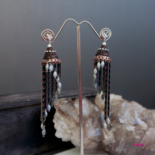 Oriental Chandelier Earring (Black)