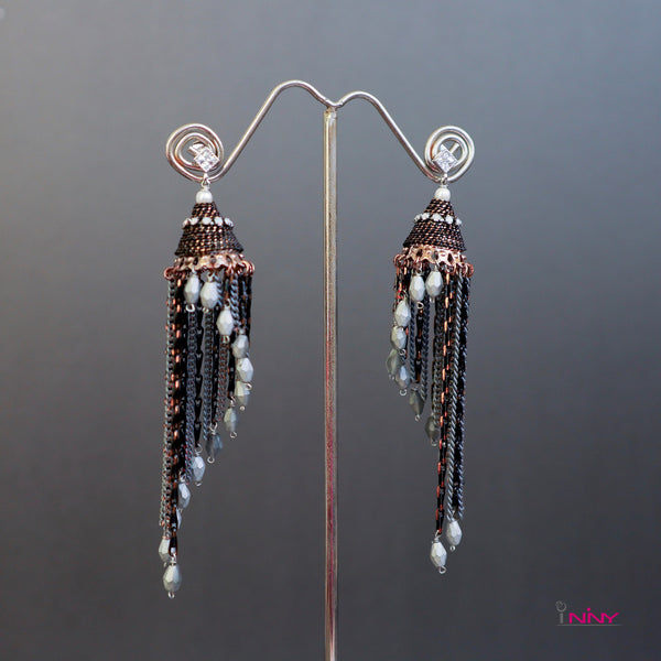 Oriental Chandelier Earring (Black)