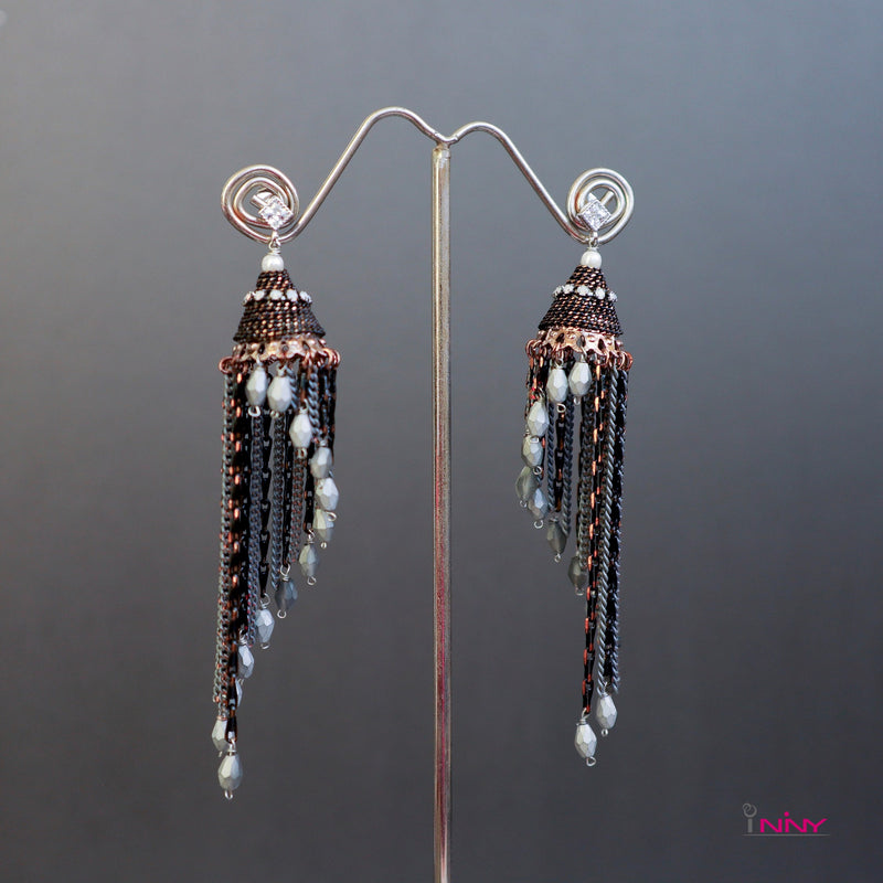 Oriental Chandelier Earring (Black)