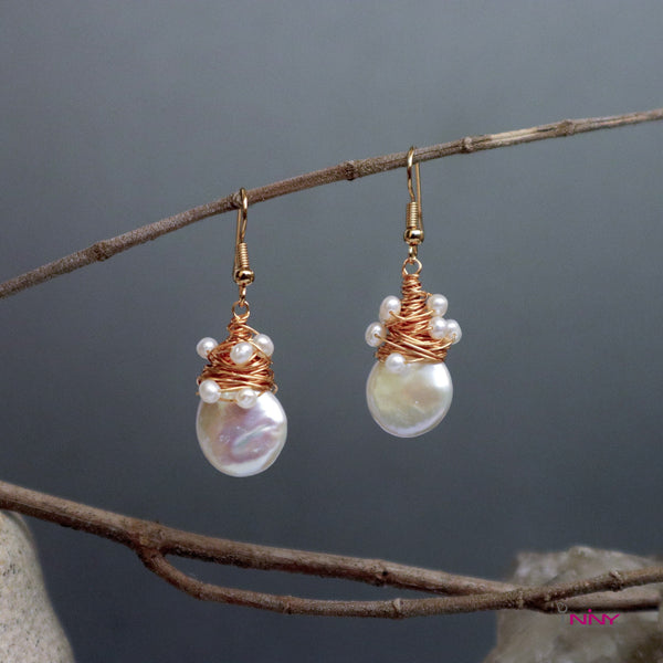 Fresh Pearl Golds Wire Hook Earrings